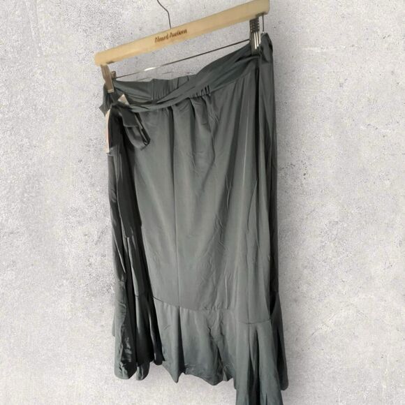 Lularoe Bella Wrap Skirt XL NWT Gray Solid HTF Unicorn Ruffle Casual Skirt - Picture 1 of 9
